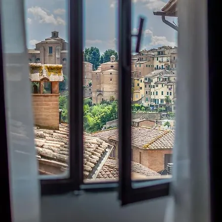 Apartament Mimosa- Loft Elegante Con Terrazza Nel Centro Di Siena