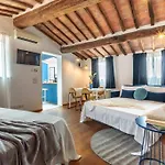 Mimosa- Loft Elegante Con Terrazza Nel Centro Di Appartement Siena